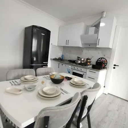 Apartment 1aileye-firma Calisanlarina Ege Ueniversite & Hastanesi Yakini *