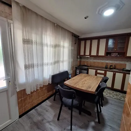 Apartment 1aileye-firma Calisanlarina Ege Ueniversite & Hastanesi Yakini *